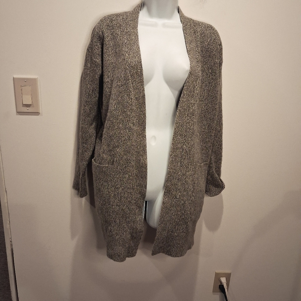 MaxMara Size M 100% Wool Green/White Marble Knit Small Flaw